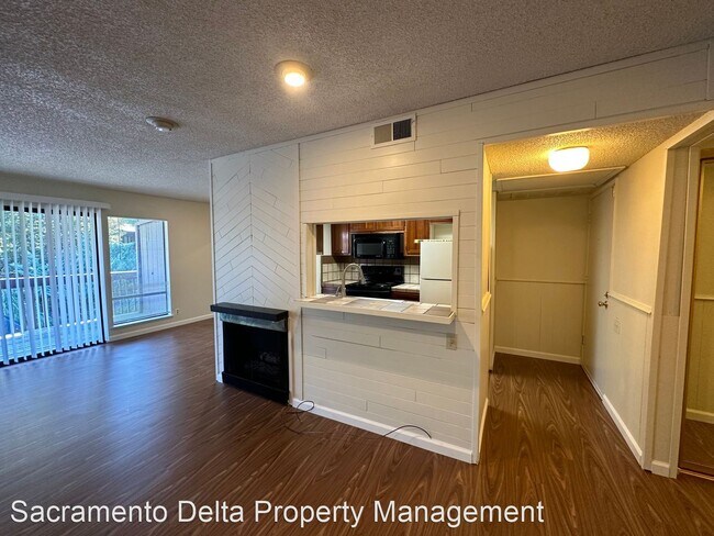 Building Photo - 1 br, 1 bath House - 2486 Larkspur Lane, #190