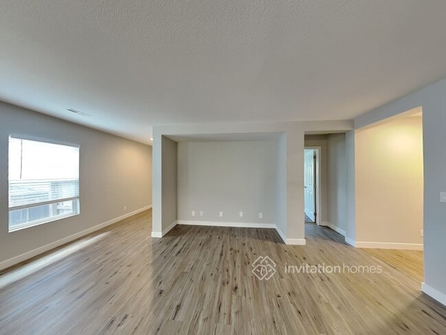 Building Photo - 5964 Raleigh Cir