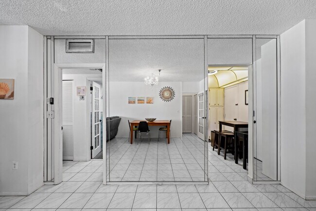 Foto del edificio - 1985 S Ocean Dr