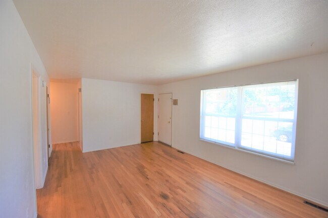 900 Morgan - 900 Morgan Dr