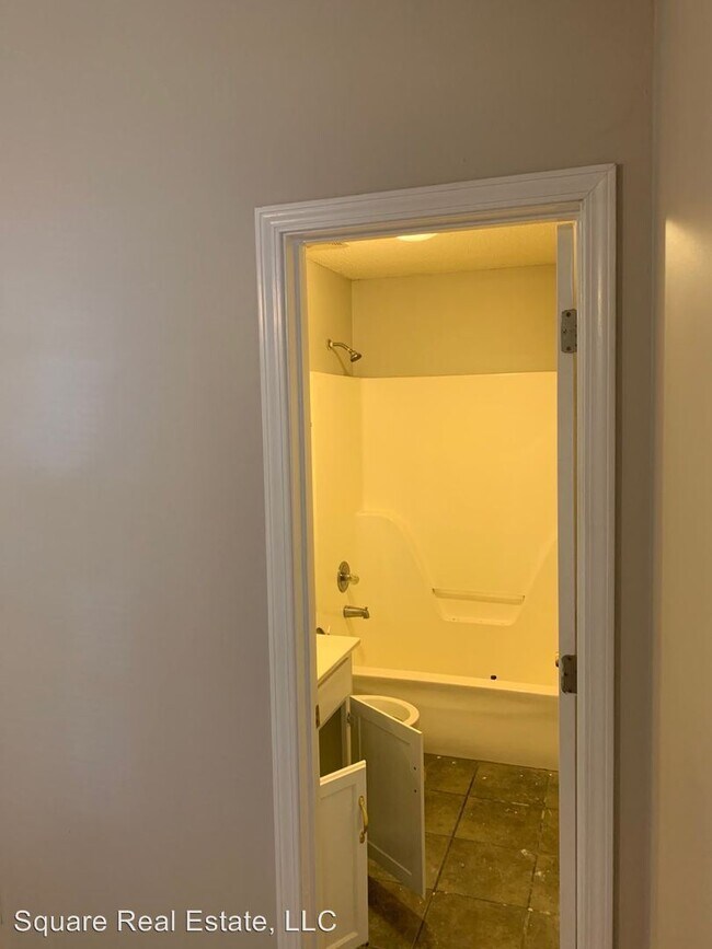 Building Photo - 3 br, 3 bath House - 306 Creekwood Lane