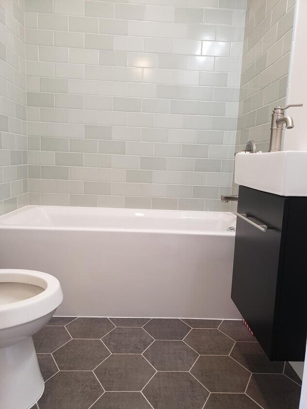 Building Photo - 1 bedroom in San Francisco CA 94110