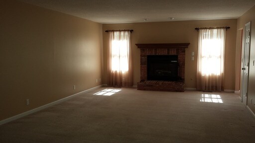 Building Photo - 2 Cresta Ln