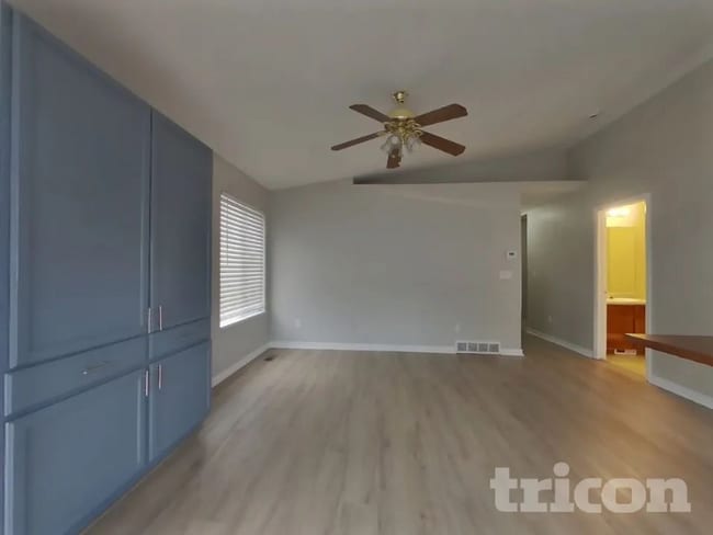 Building Photo - 846 E 900 N