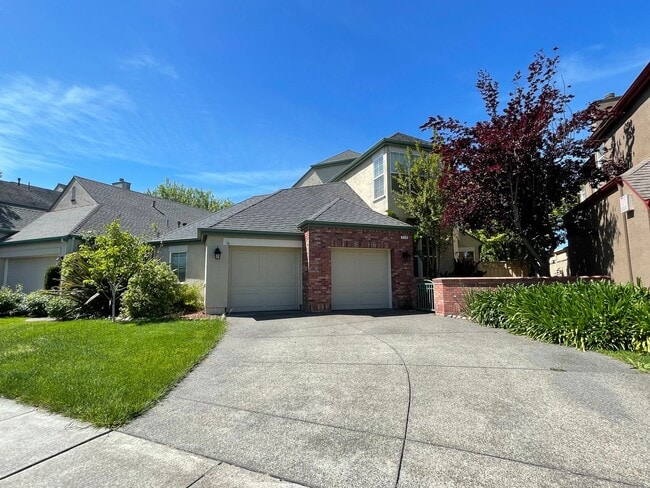 Building Photo - 2148 Falcon Ridge Dr