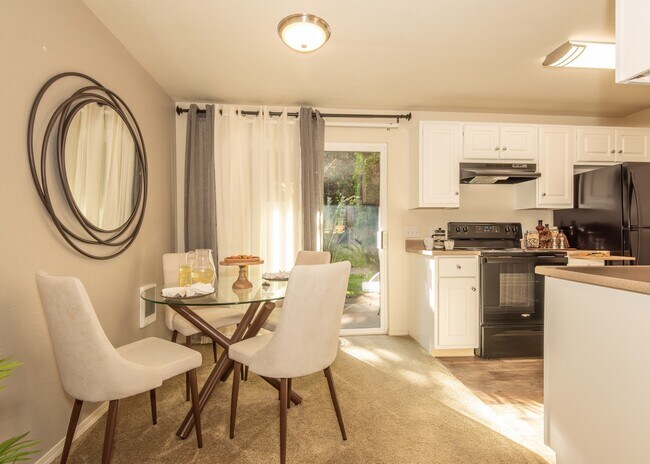 Modelo 2x1 821 pies cuadrados. - Hathaway Court Apartments