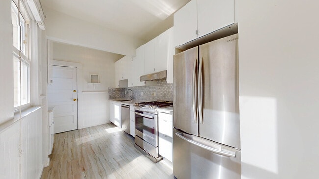 Building Photo - 254 Ivy St