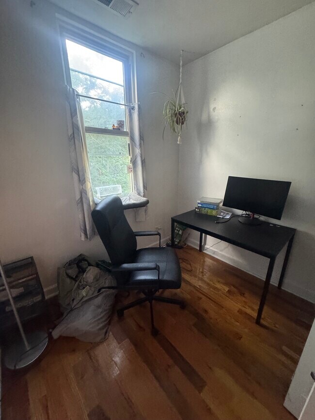 Foto del edificio - 3233 W Pierce Ave