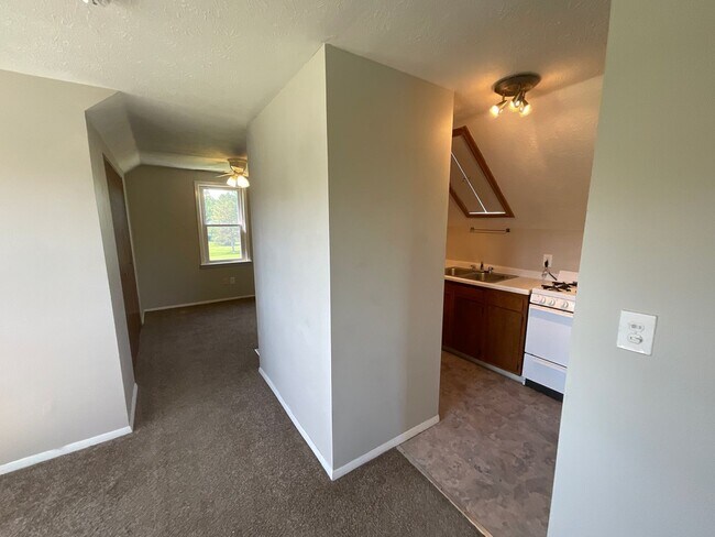 Building Photo - 9584 Ridge Road