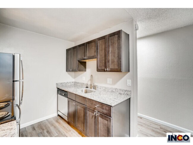 Foto del edificio - 3670 S Lowell Blvd
