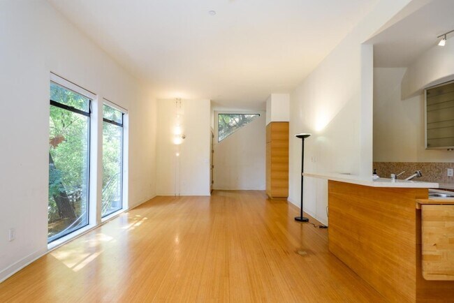 Foto del edificio - 3527 Oak Knoll Dr