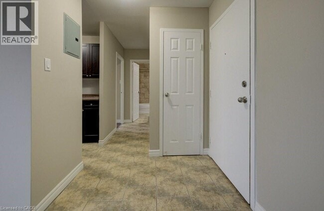 Building Photo - 390 Admiral Dr