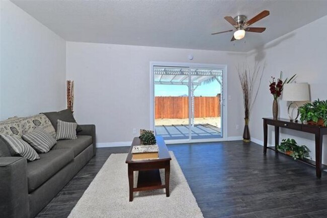 Foto del edificio - Modern 3 Bedroom 2 Bath Home, San Diego (92114)