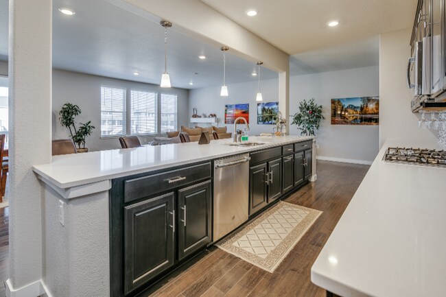 Foto del edificio - 7040 Hyland Hills St