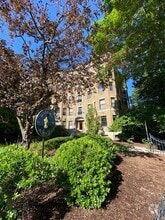 Building Photo - 122 Riverway