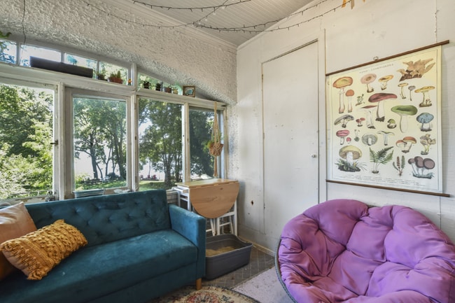 Building Photo - 933 Spaight St