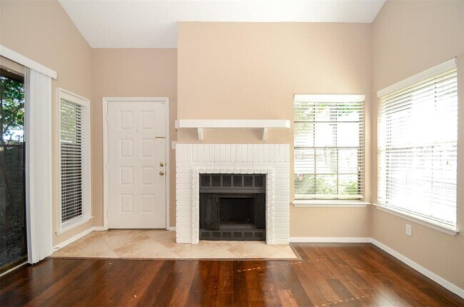 Foto del edificio - 2510 Grants Lake Blvd