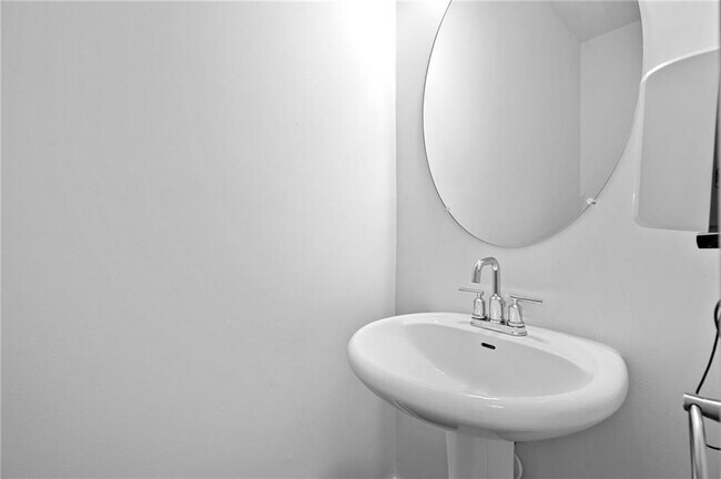 Building Photo - 6417 Shalks Xing Dr