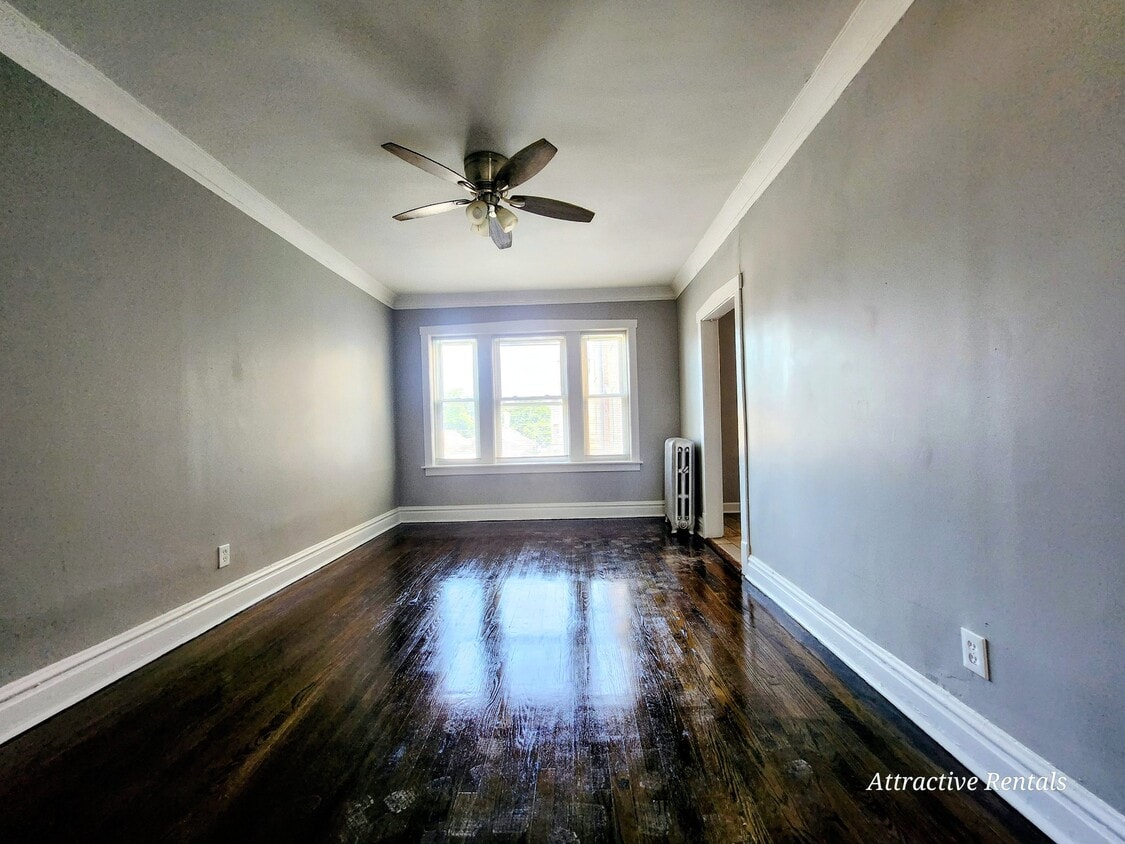 Photo - 6055 S Troy St (Chicago, IL)