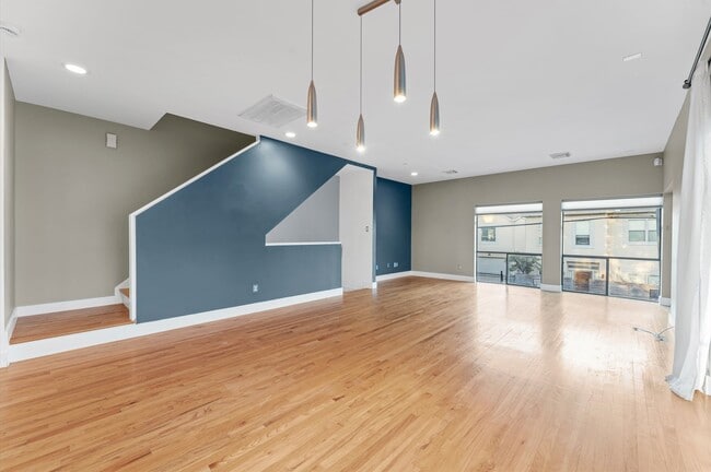 Building Photo - 4302 Spencer St