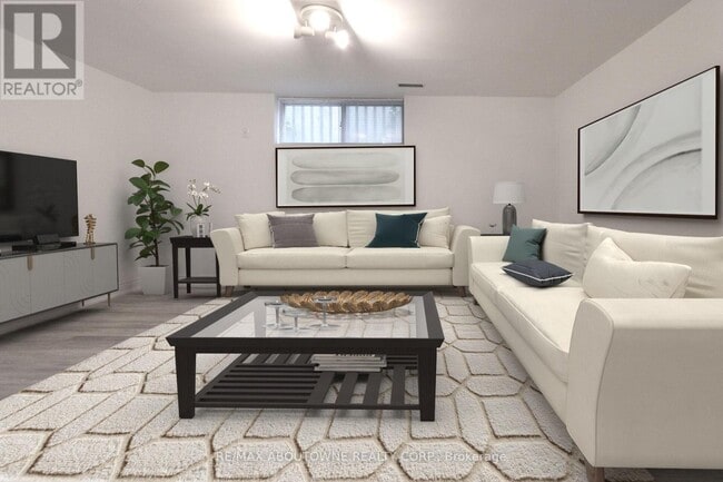 Building Photo - 34 Glenmanor Dr