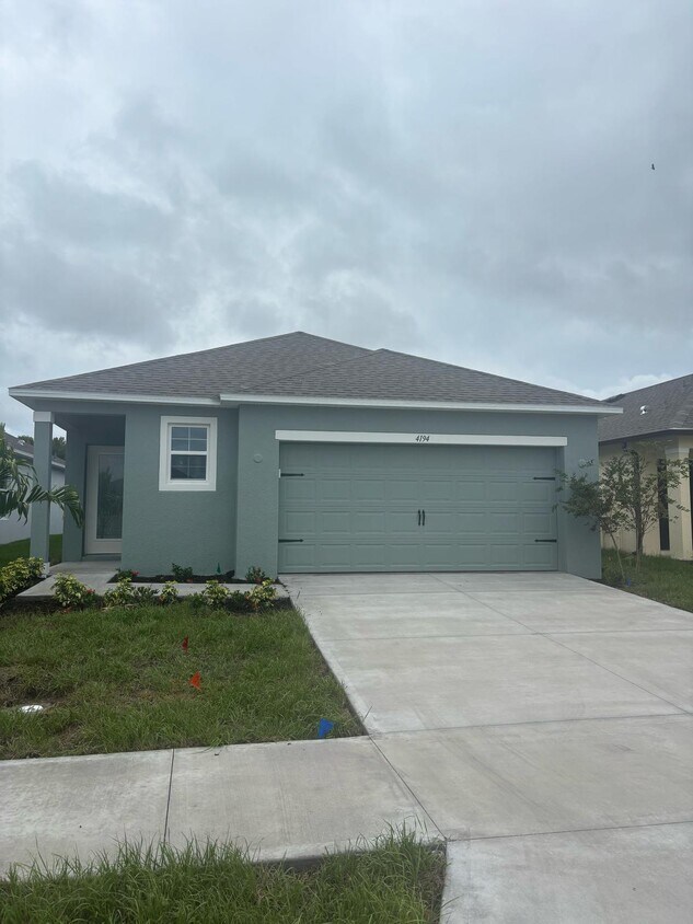Foto principal - 4194 Sagefield Dr