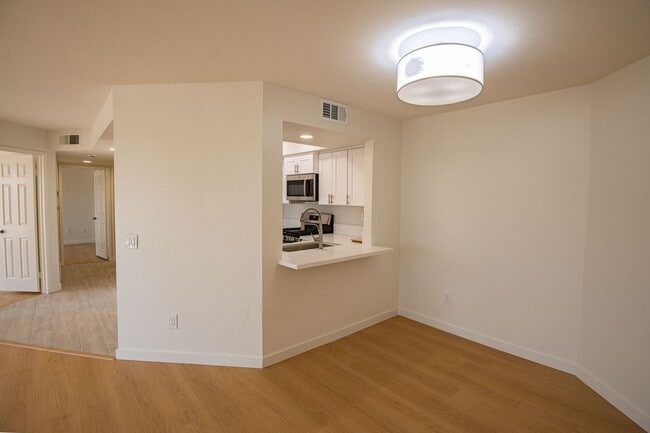 Building Photo - Newly Renovated Anaheim Hills 2 bedroom wi...