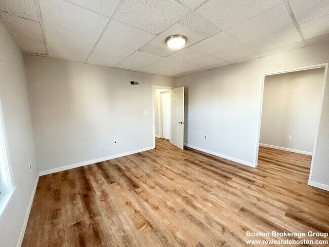 Foto del edificio - 105 Buttonwood St