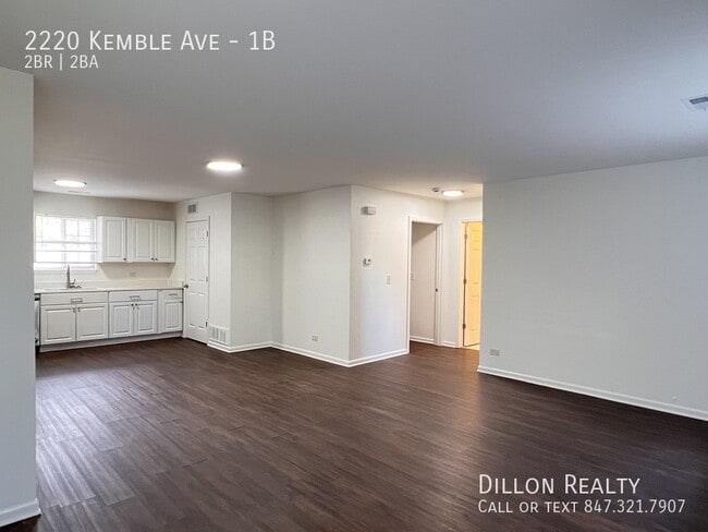 Building Photo - 2220 Kemble Ave