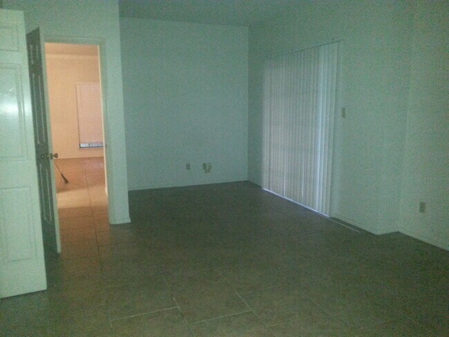 Off-set in Bedroom large enough for a desk - 11839 Parliament St