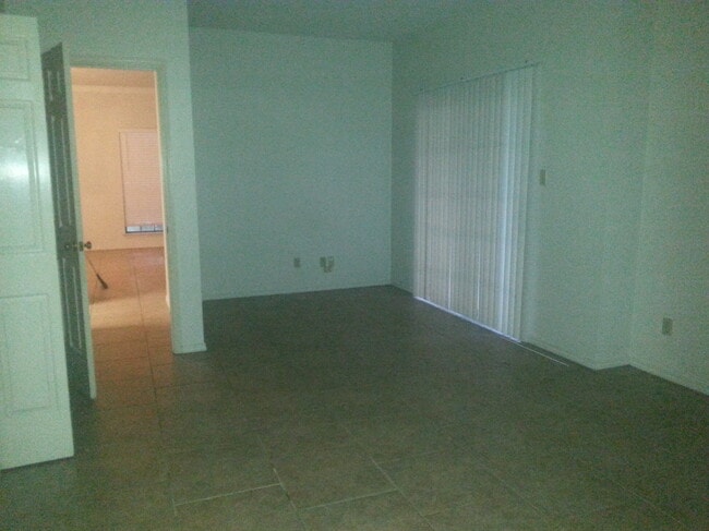Off-set in Bedroom large enough for a desk - 11839 Parliament St