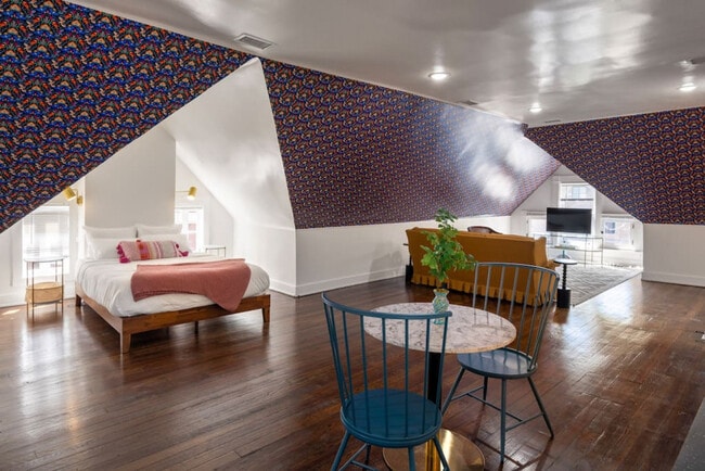 Building Photo - 1382 Burdette Ave