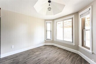 Building Photo - 524 E Lark Ct