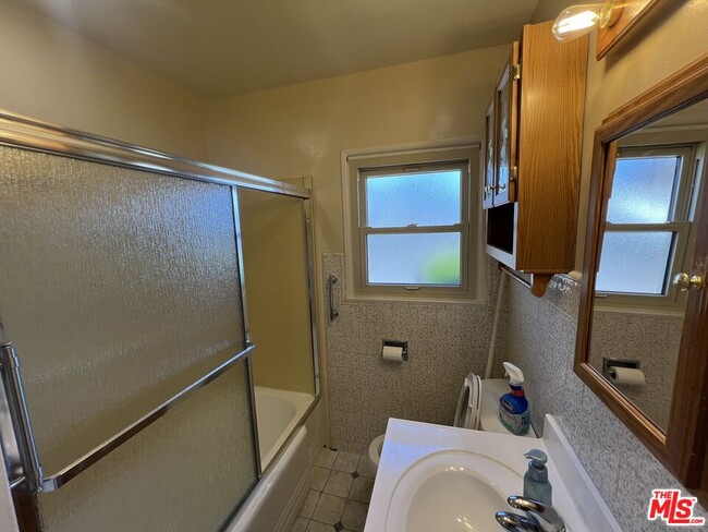 Foto del edificio - 8361 Wentworth St