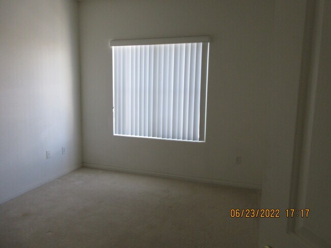 Foto del edificio - 211 Tayman Park Ave