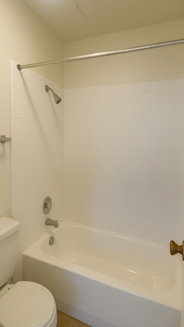 Foto del edificio - $500 MOVE IN SPECIAL!! One Bedroom Condo A...