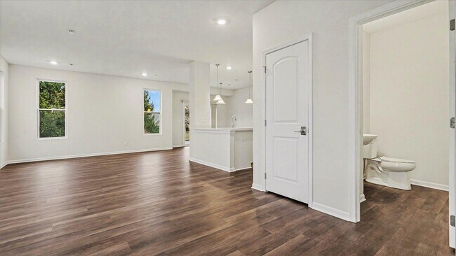 Foto del edificio - 1601 Salt Springs Dr