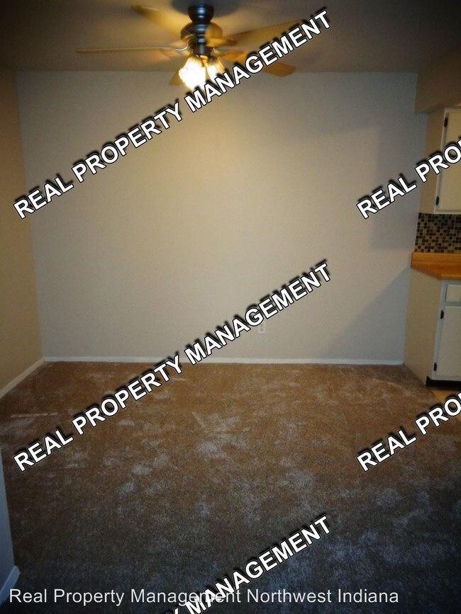 Building Photo - 1 br, 1 bath House - 10049 Kennedy Avenue #2D