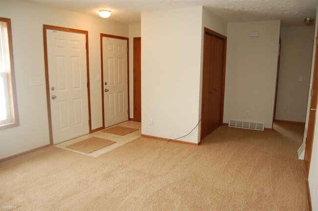 Building Photo - 1749 Churchill Dr