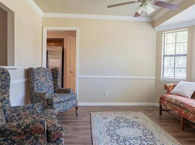 Photo - 4241 Ireland St House