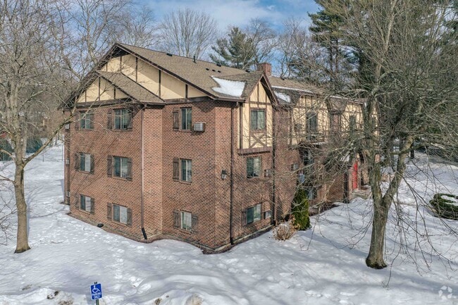 Fotografía del edificio - Royal Crest