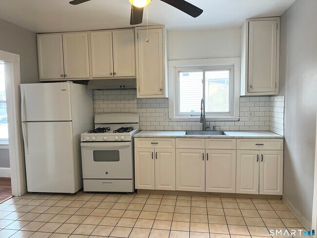 Foto del edificio - 78 Svea Ave