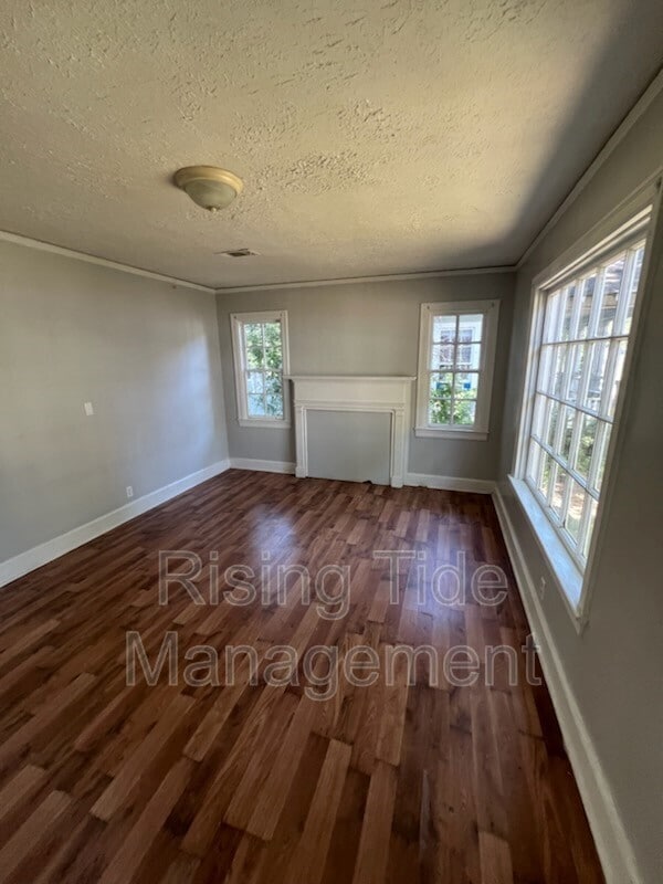 Foto del edificio - 2212 E 3rd St