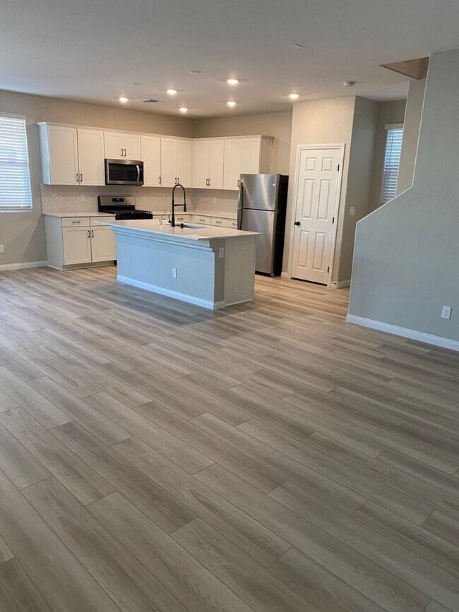 Foto del edificio - Americana Property Mgmt - 2022 built 4 bedrooms in prime South West Las Vegas