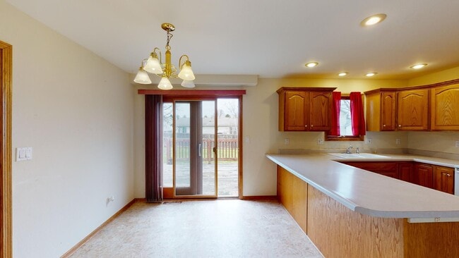 Foto del edificio - Available 9/20 - Established Neighborhood