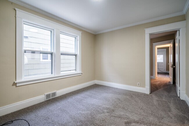 Foto del edificio - 223 Virgil Ave