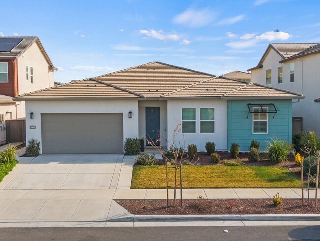Building Photo - Gorgeous 4 bedroom 3 bath in Northlake