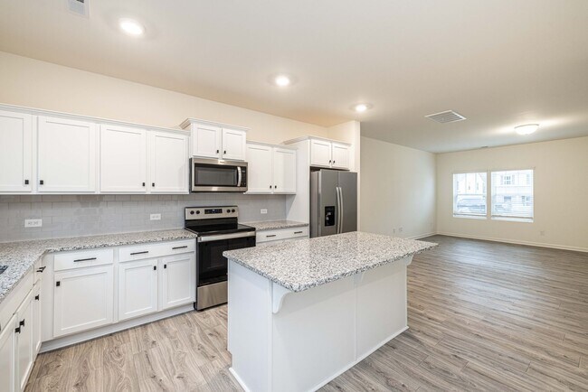 Foto del edificio - Charming townhome community! 3br 2.5ba  Jake Alexander Area Near I-85