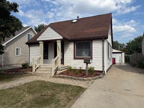 Building Photo - 28060 Rosemont St