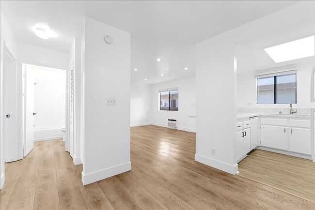 Foto del edificio - 631 E Elk Ave